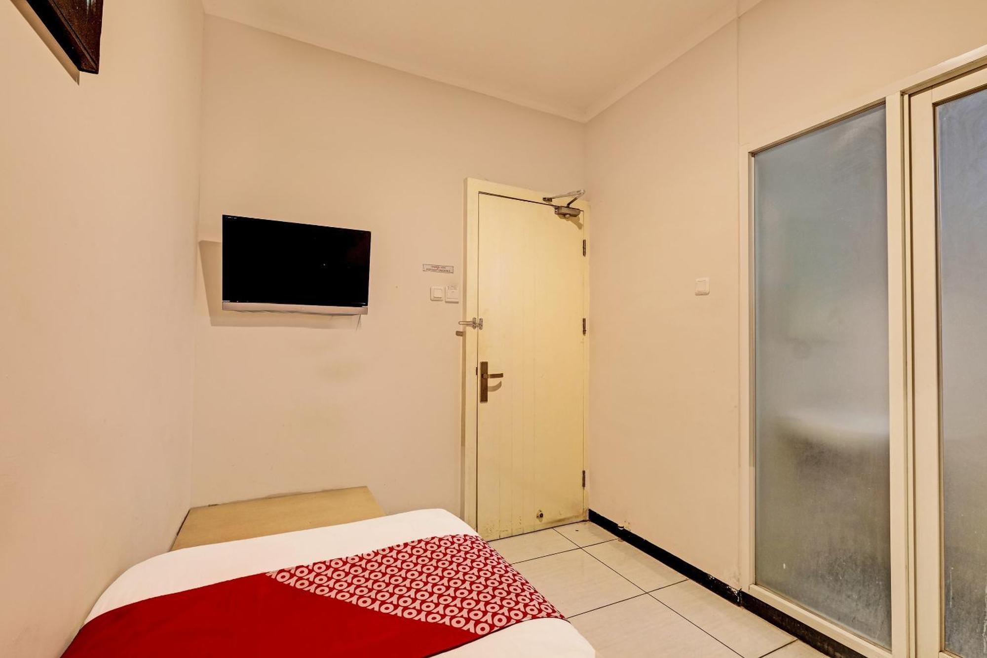 Sky Guesthouse Semarang Exterior foto