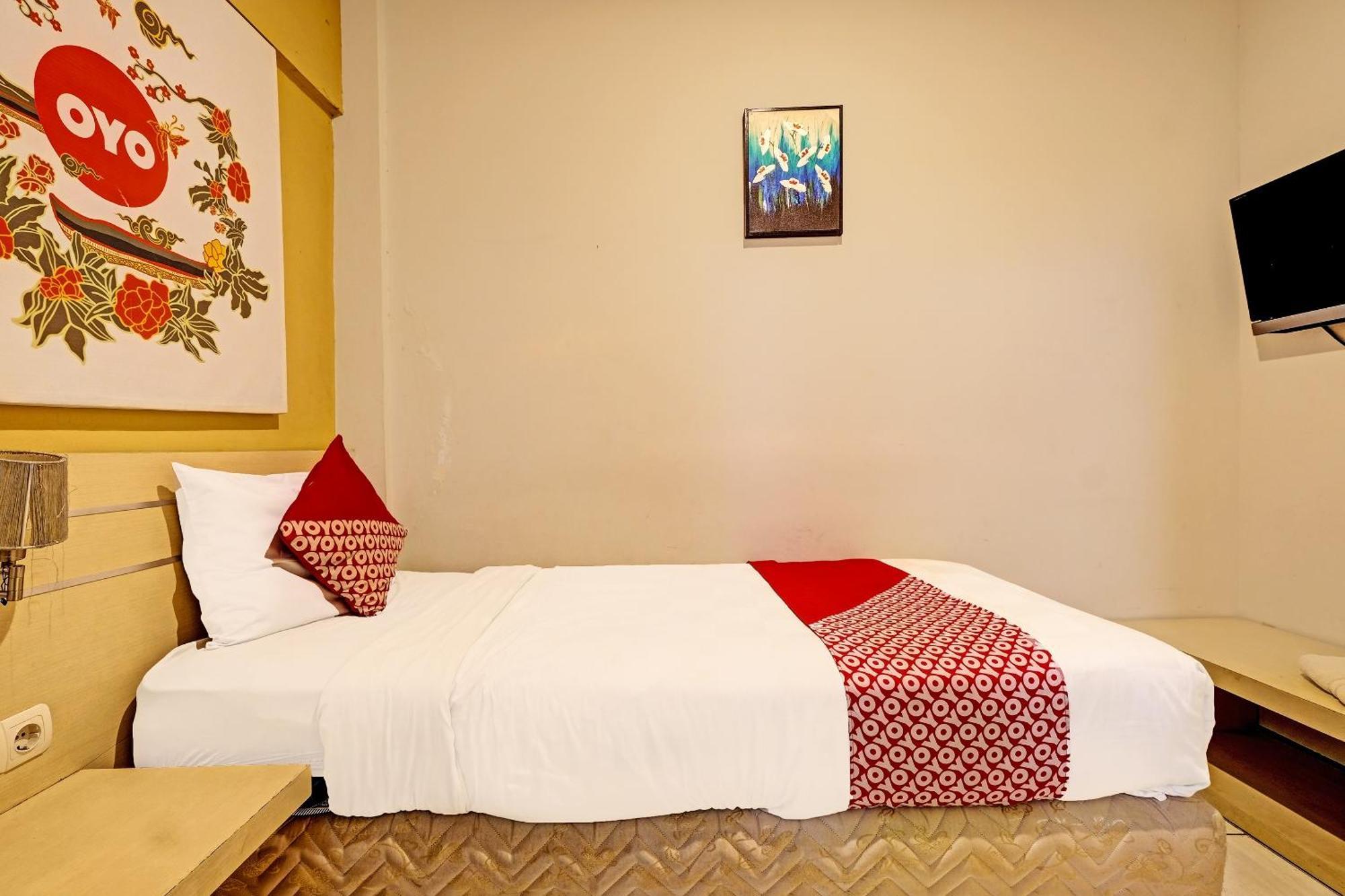 Sky Guesthouse Semarang Exterior foto
