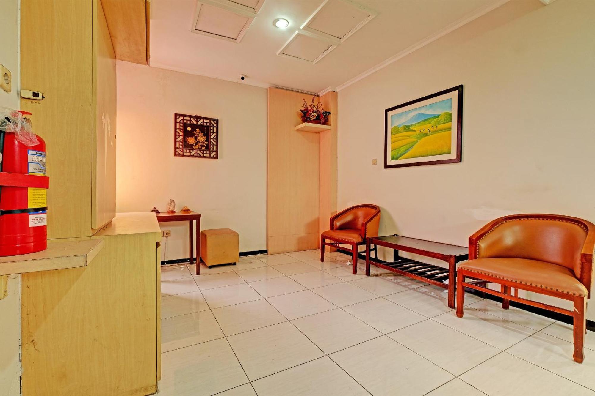 Sky Guesthouse Semarang Exterior foto